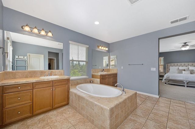 2229 Apple Grey Ln, Rocklin, CA 95765