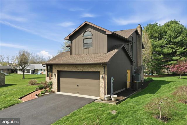 251 STONEGATE CIRCLE NORTH N, Chambersburg, PA 17201