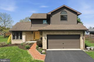 251 STONEGATE CIRCLE NORTH N, Chambersburg, PA 17201