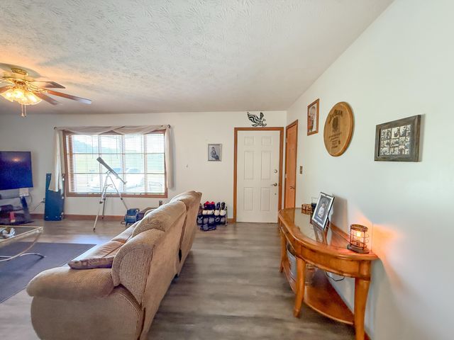 929 Jackson Fariston Road, London, KY 40744