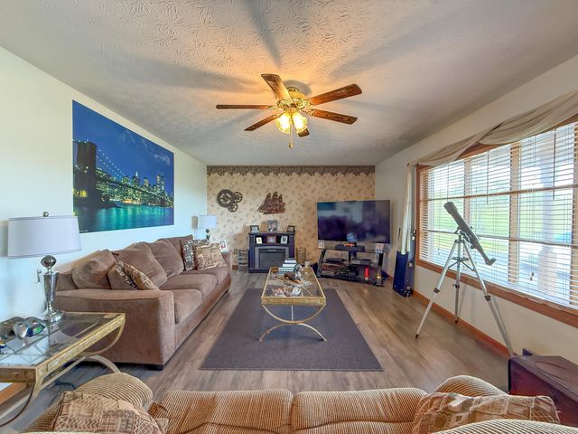 929 Jackson Fariston Road, London, KY 40744