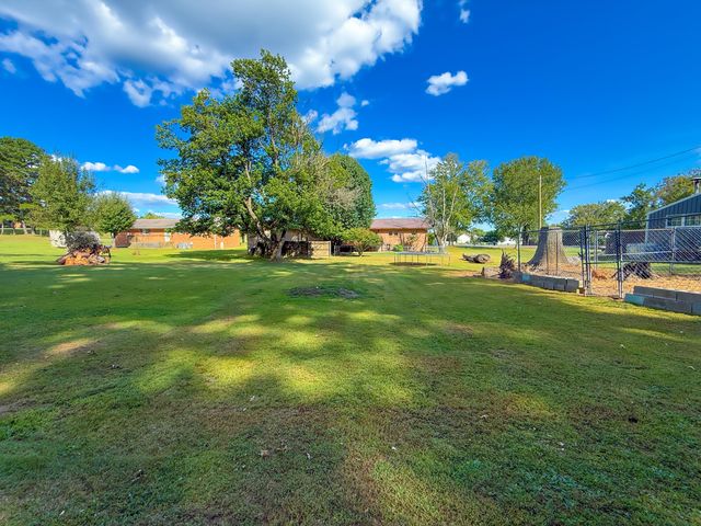 929 Jackson Fariston Road, London, KY 40744