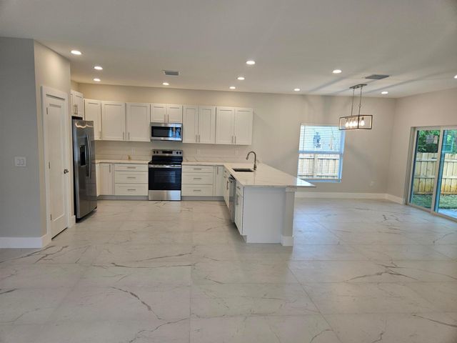 3848 SE Grant Street, Stuart, FL 34997