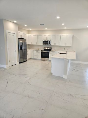 3848 SE Grant Street, Stuart, FL 34997
