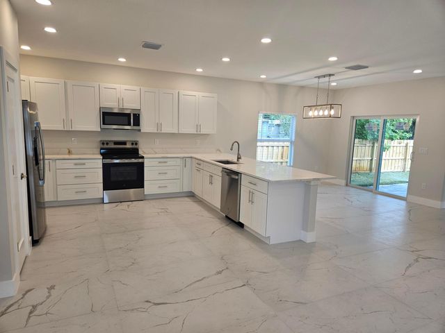 3848 SE Grant Street, Stuart, FL 34997