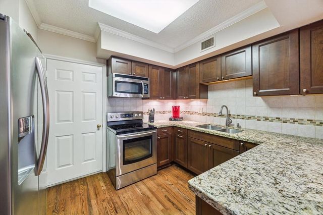 5082 Augusta Street, Houston, TX 77007