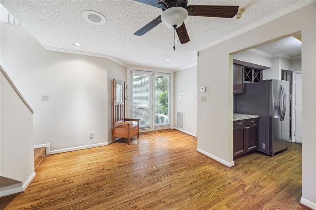 5082 Augusta Street, Houston, TX 77007