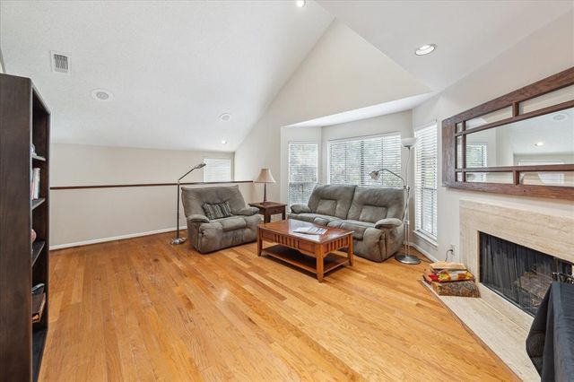 5082 Augusta Street, Houston, TX 77007