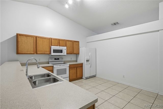 57 Pine Drive, Homosassa, FL 34446