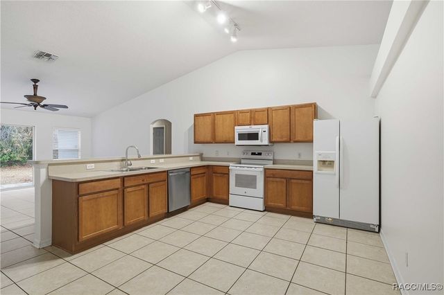 57 Pine Drive, Homosassa, FL 34446