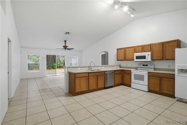 57 Pine Drive, Homosassa, FL 34446