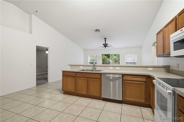 57 Pine Drive, Homosassa, FL 34446