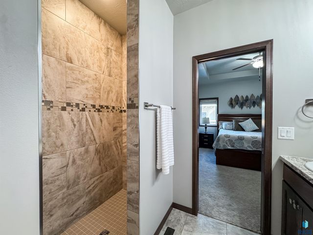 6805 E Smyrna Cir Circle, Sioux Falls, SD 57110