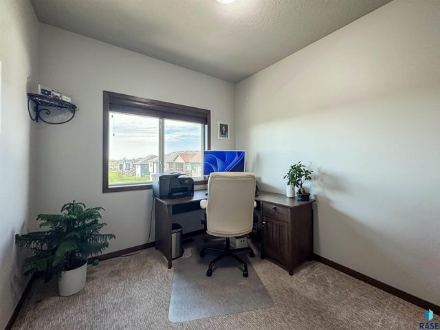 6805 E Smyrna Cir Circle, Sioux Falls, SD 57110