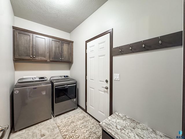 6805 E Smyrna Cir Circle, Sioux Falls, SD 57110