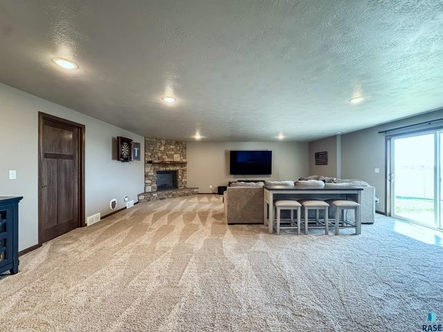 6805 E Smyrna Cir Circle, Sioux Falls, SD 57110