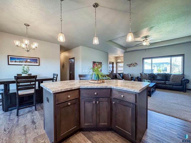 6805 E Smyrna Cir Circle, Sioux Falls, SD 57110