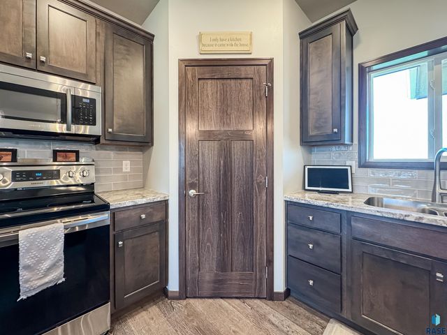 6805 E Smyrna Cir Circle, Sioux Falls, SD 57110