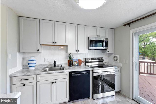 7907 STEADMAN ST, Alexandria, VA 22309