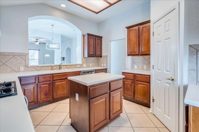 1903 Wood Glen DR, Round Rock, TX 78681