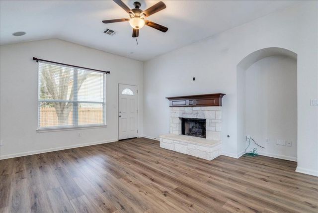 1903 Wood Glen DR, Round Rock, TX 78681