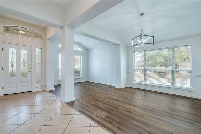 1903 Wood Glen DR, Round Rock, TX 78681