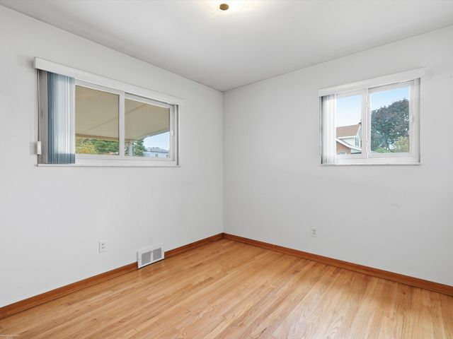 14597 Common Road, Warren, MI 48088