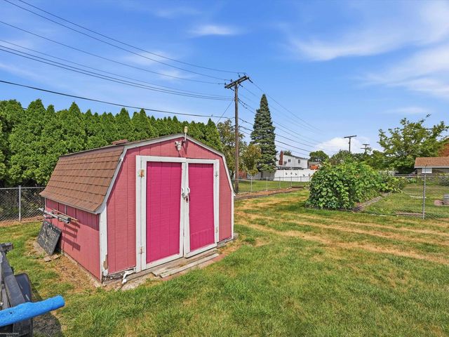 14597 Common Road, Warren, MI 48088