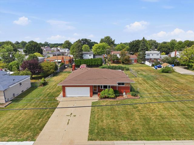 14597 Common Road, Warren, MI 48088