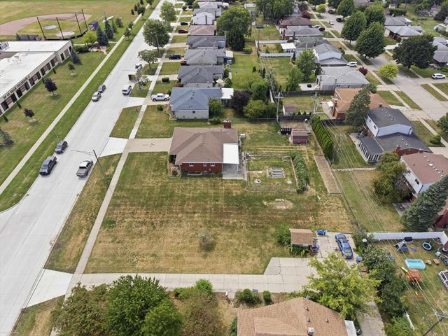 14597 Common Road, Warren, MI 48088