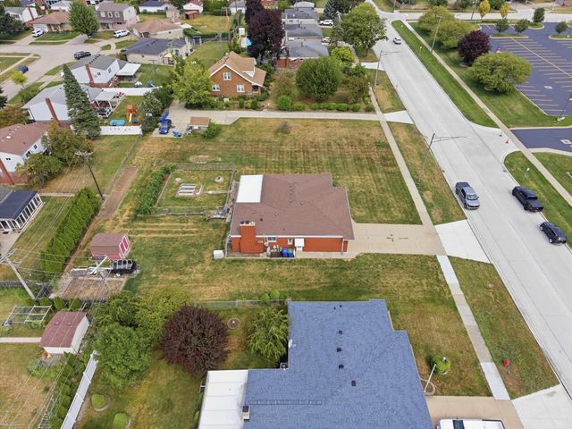14597 Common Road, Warren, MI 48088
