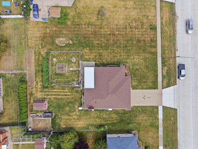 14597 Common Road, Warren, MI 48088