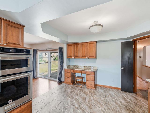 14597 Common Road, Warren, MI 48088
