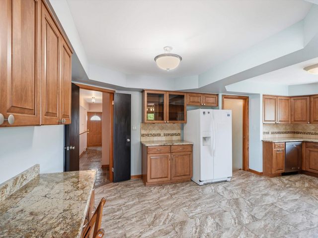 14597 Common Road, Warren, MI 48088