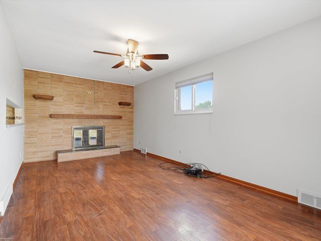 14597 Common Road, Warren, MI 48088