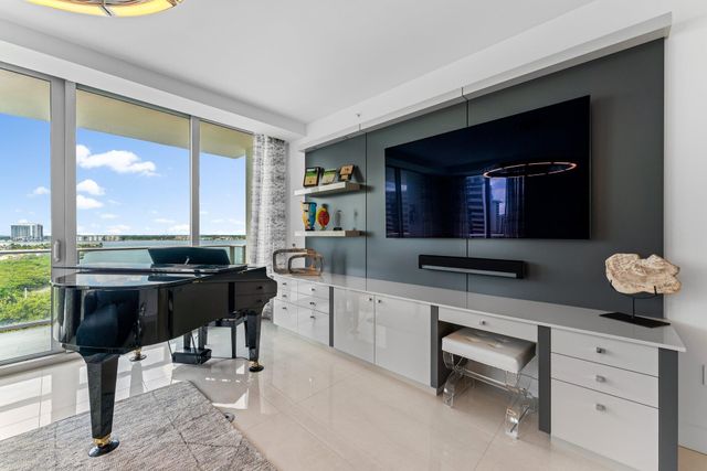 5000 N Ocean Drive 1003, Singer Island, FL 33404