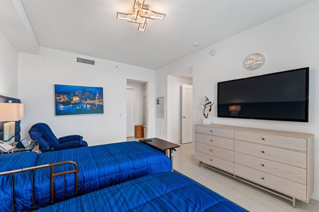 5000 N Ocean Drive 1003, Singer Island, FL 33404