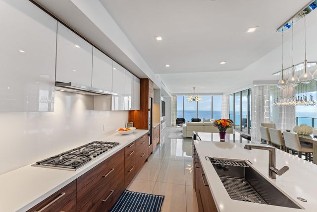 5000 N Ocean Drive 1003, Singer Island, FL 33404