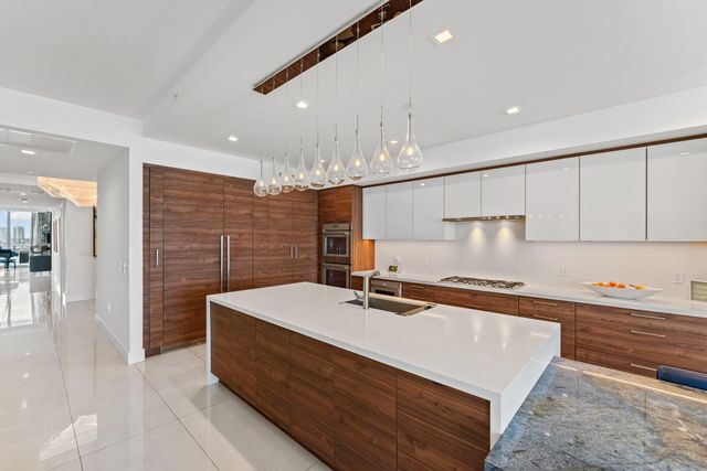 5000 N Ocean Drive 1003, Singer Island, FL 33404