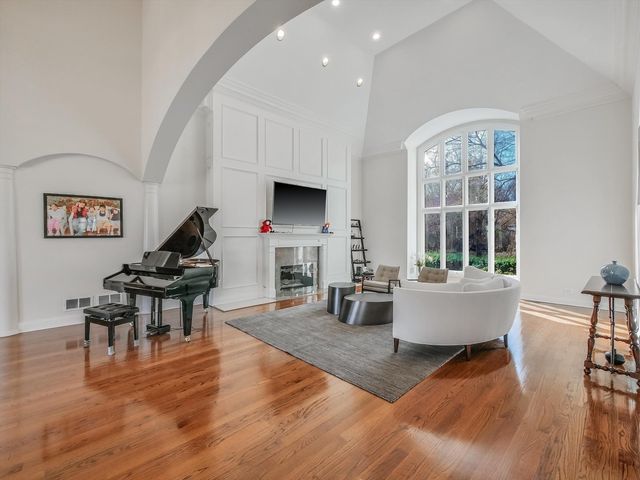 140 Braymore Court, Inverness, IL 60010