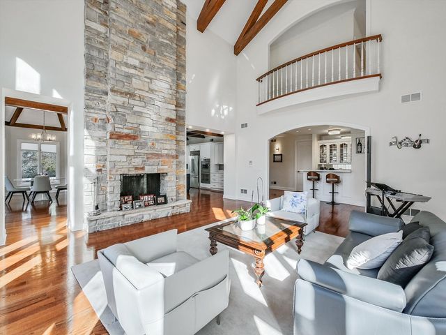 140 Braymore Court, Inverness, IL 60010
