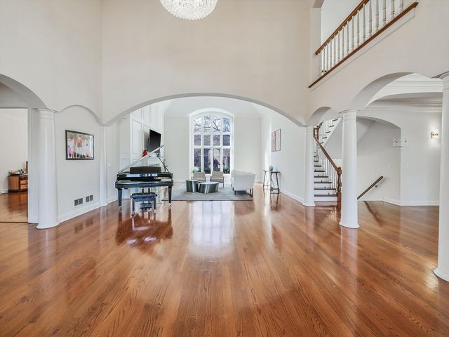 140 Braymore Court, Inverness, IL 60010