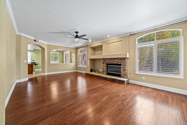 631 Rogers Cir, Folsom, CA 95630