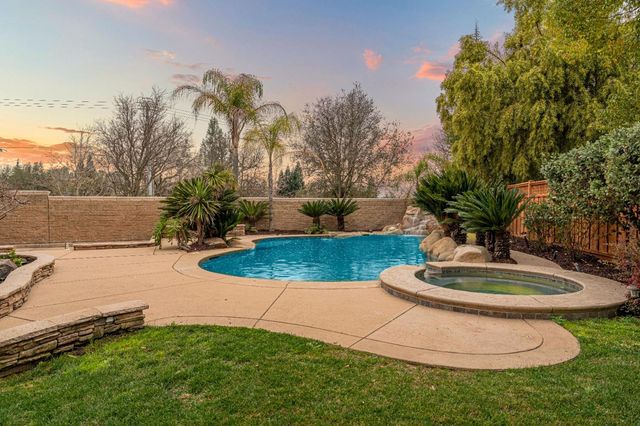 631 Rogers Cir, Folsom, CA 95630