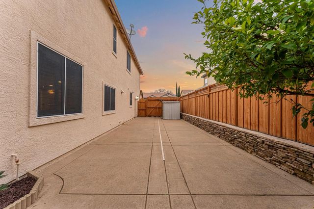 631 Rogers Cir, Folsom, CA 95630