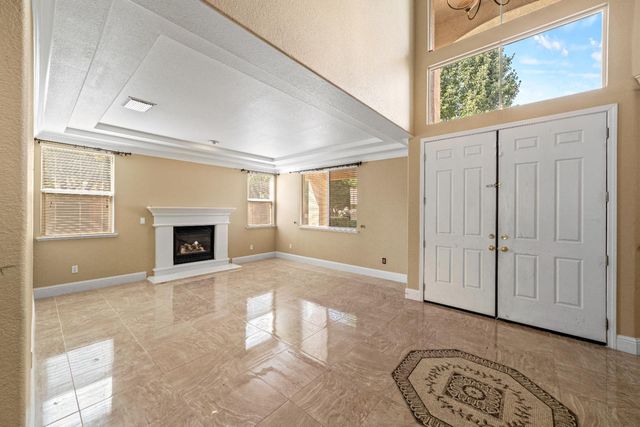 631 Rogers Cir, Folsom, CA 95630