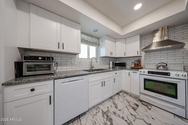 10602 E ELMHURST Drive, Sun Lakes, AZ 85248