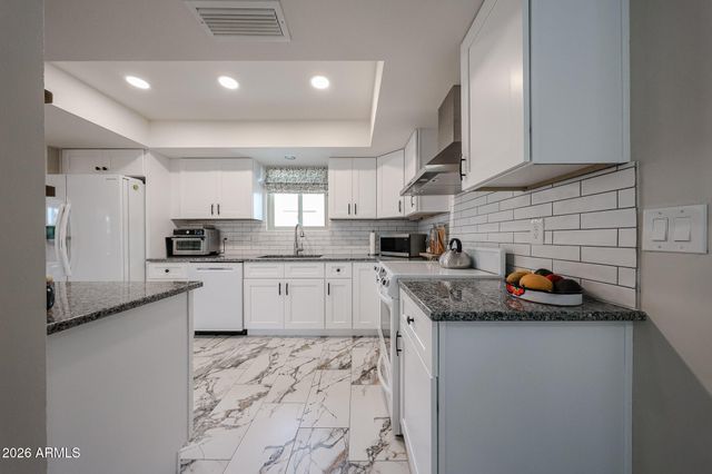 10602 E ELMHURST Drive, Sun Lakes, AZ 85248