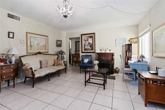 3528 La Mar Ct D-1, Green Acres, FL 33463