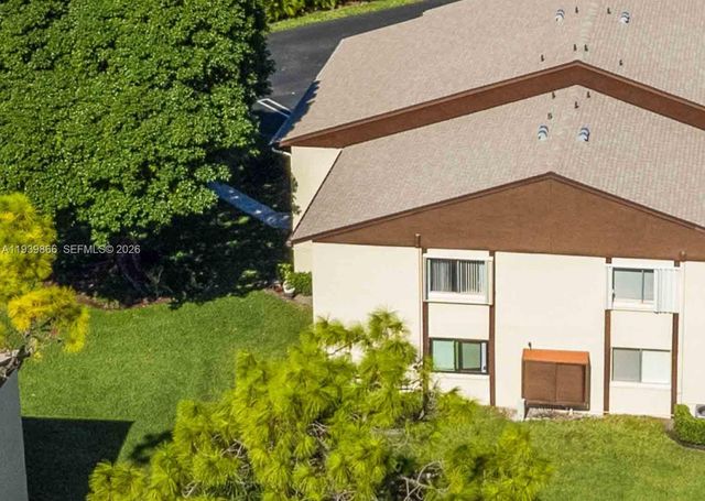 3528 La Mar Ct D-1, Green Acres, FL 33463